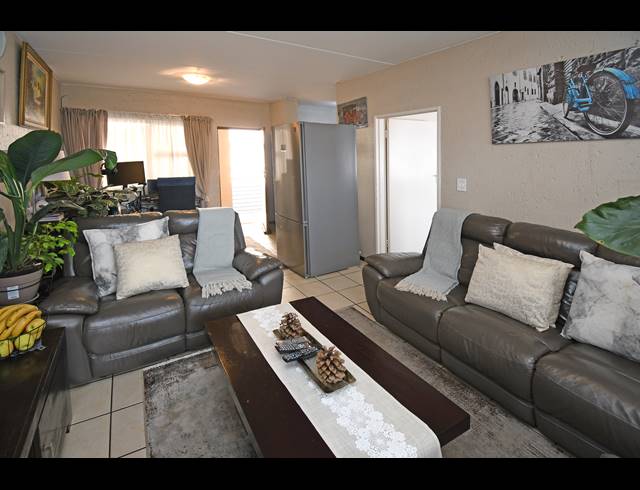 1 BEDROOM APARTMENT FOR SALE IN FERNDALE
